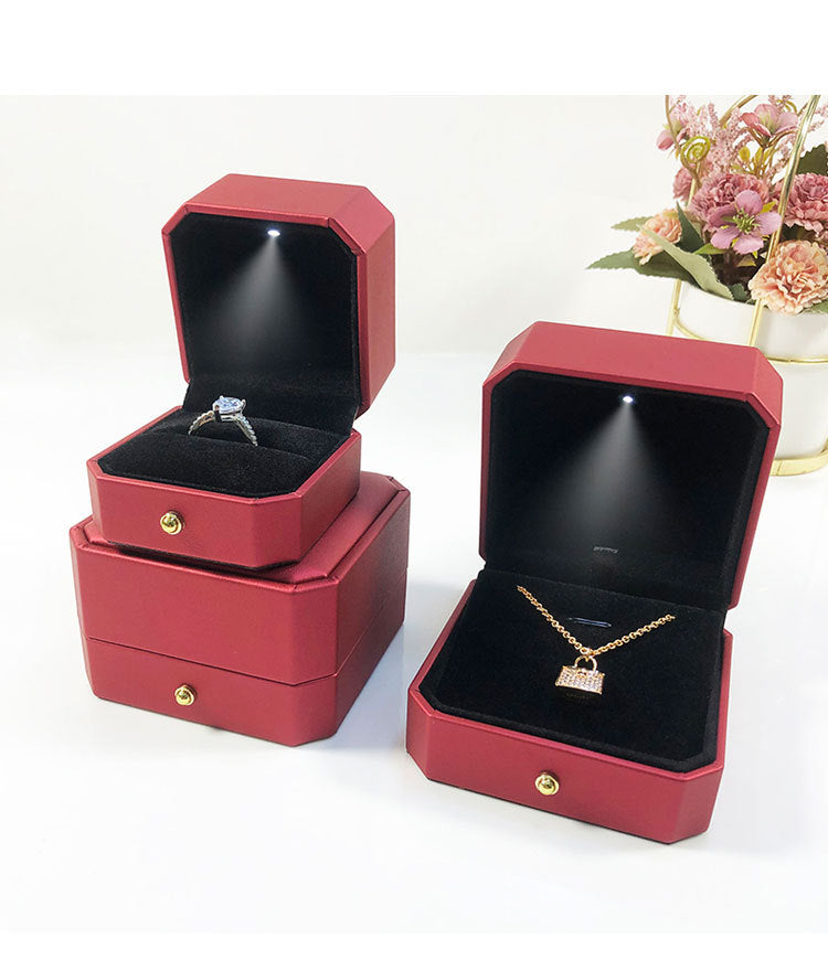 1 Piece White PU Leather Ring Box For Jewelry Packaging Featuring Love Charms Design