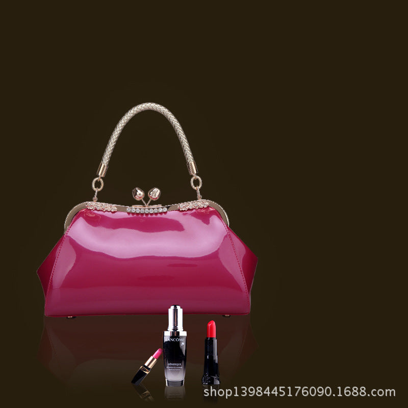 Square Shoulder Bag For Women In Patent Leather Featuring Elegant Design