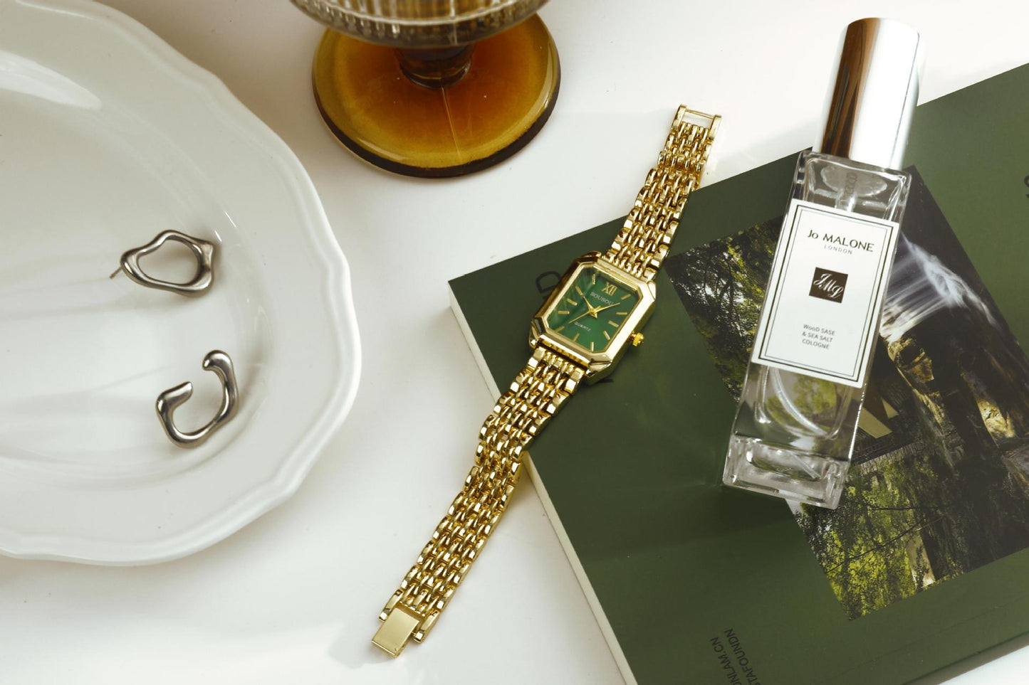 Women's Quartz Watch With Stainless Steel Strap And Jewelry Buckle, Featuring Ordinary Glass Mirror And Pointer Display