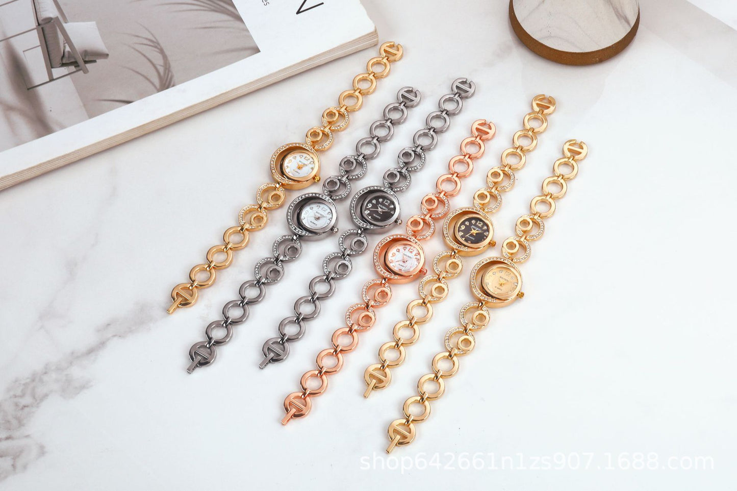 Women's Quartz Watch With Stainless Steel Strap And Buckle, Featuring Tempered Glass Round Dial With Pointer Display
