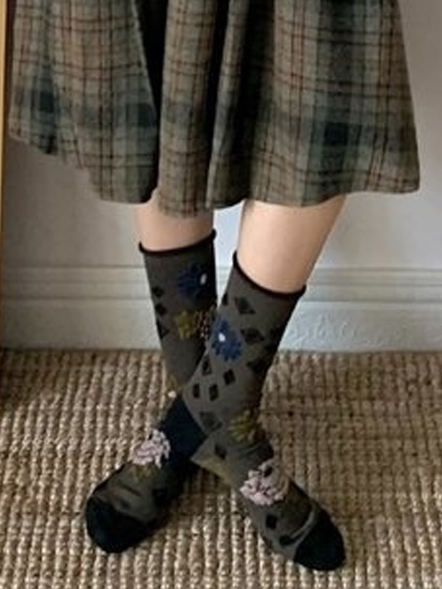 3 Pairs Women Artsy Flower Embossing Colorblock Socks