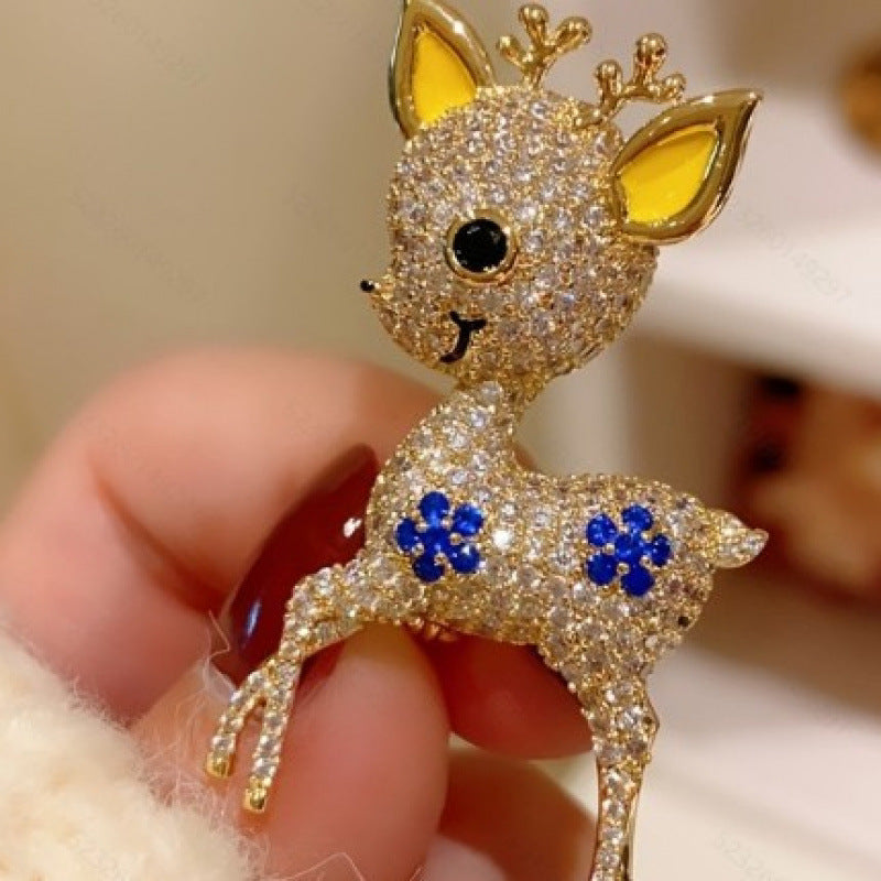 Deer Pin Made Of Copper With Zircon Inlay, Electroplated Finish, Perfect For Christmas
