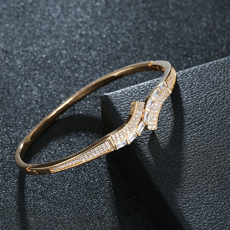 Simple Style Women’s Inlay Bangle Crafted From Copper With 18K Real Gold Electroplated Finish Featuring Zircon Inlay