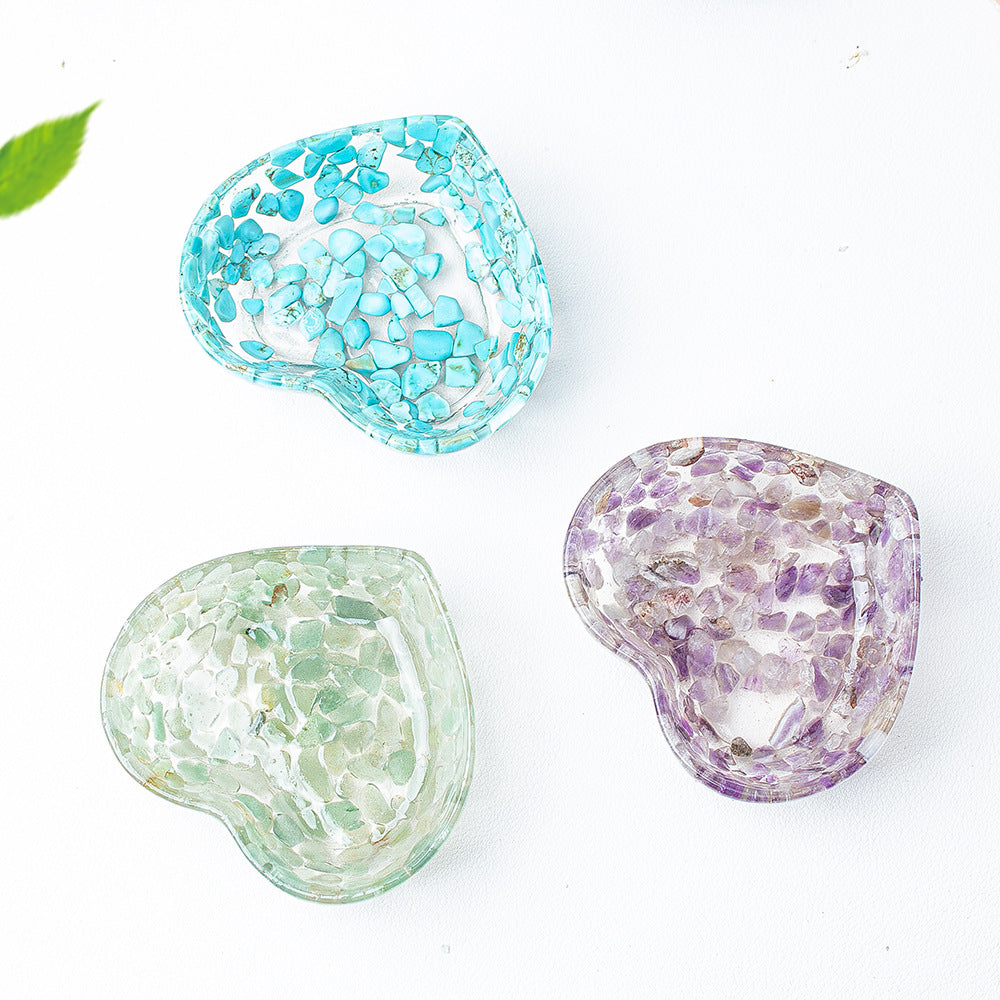Modern Style Resin Heart Shape Ornaments For Christmas Home Decoration