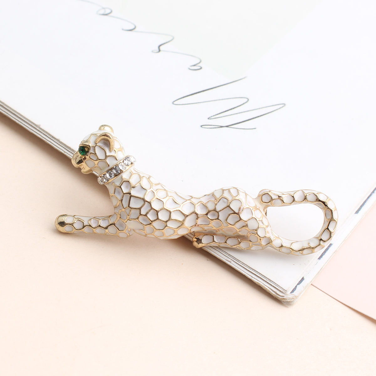 Pin De Aleación De Zinc Con Diseño De Animal Y Detalles En Diamantes De Imitación, Ideal Para Víspera De Todos Los Santos