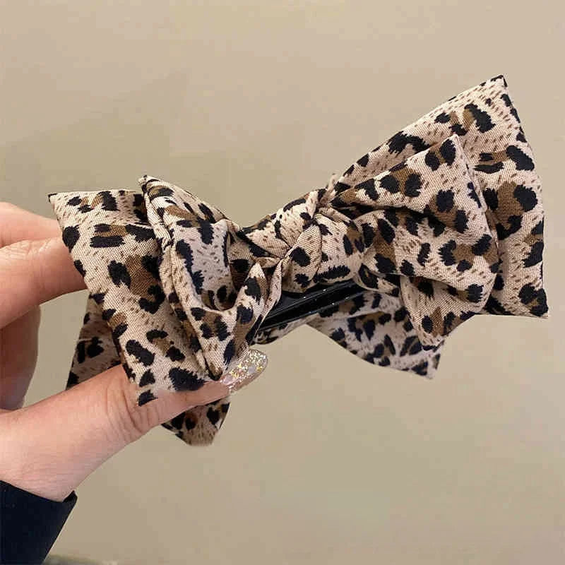 1pc Leopard Bow Hairpin - Retro, Fashionable Fabric. Fixed Hair Shark Clip Ideal for All Hairstyles, Dating & Daily Wear
