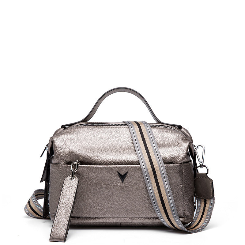 Cowhide handbag with shoulder slanting straddle for ladies