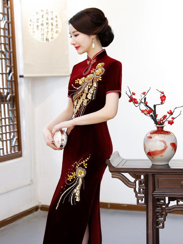 Gracious Beaded Split-side Pleuche Cheongsam