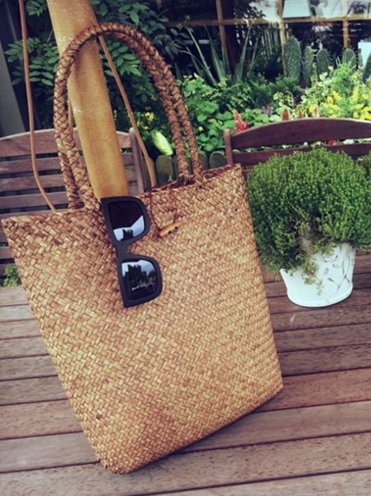 Simple Literature Shoulder Straw Bag