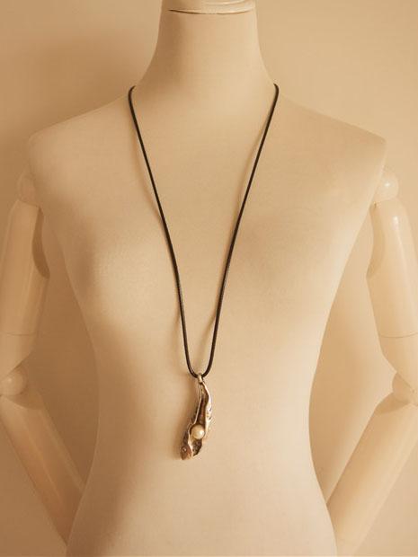 Vintage Pea pod Necklace