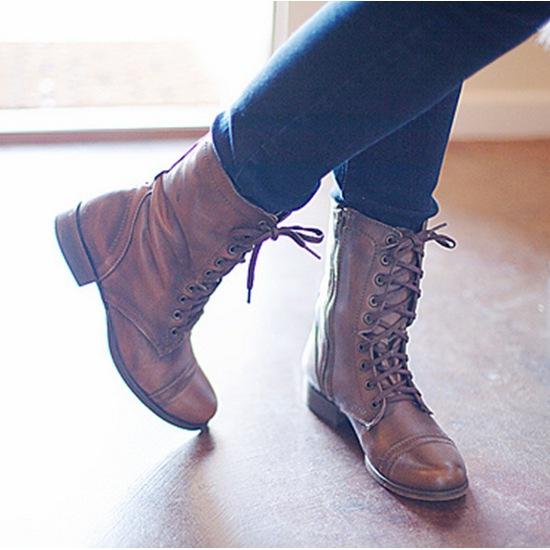 Fashion Mid Laced Boots in Middle Age Style