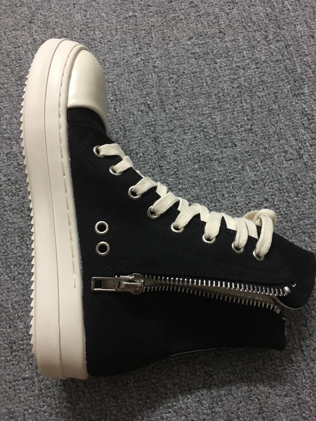 High-top Casual Canvas Sneaker