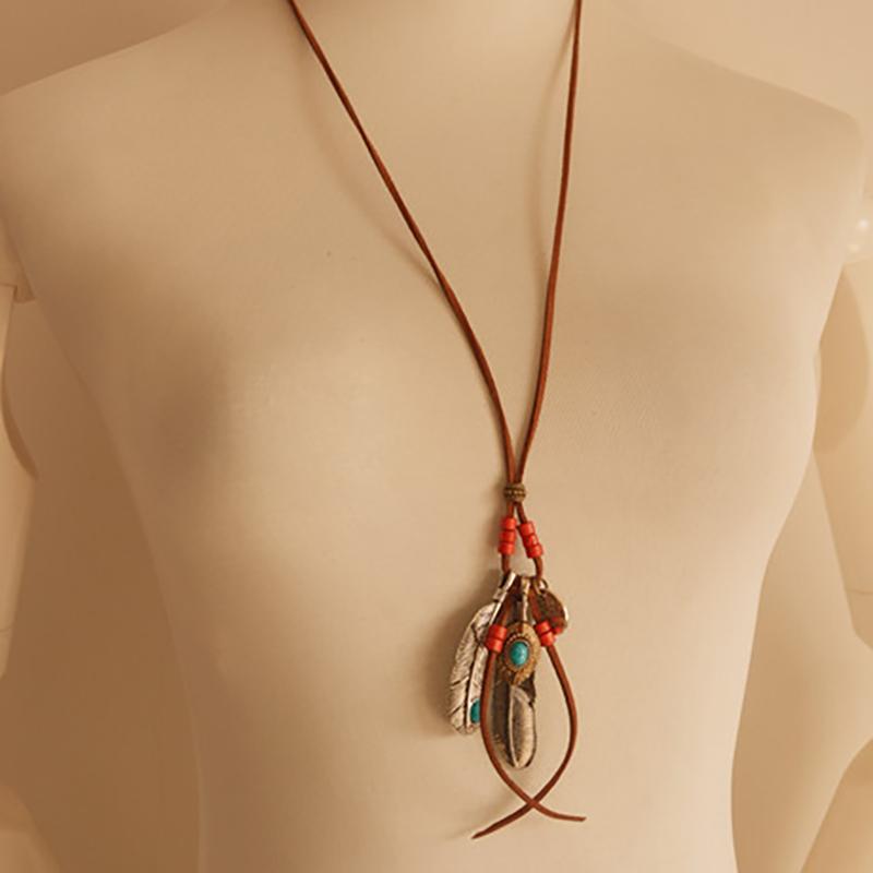 Female Ethnic Style Feather Necklace