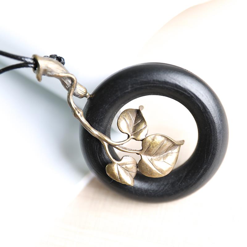 Retro Vintage Wooden Circle Pendant Ethnic Necklace For Women