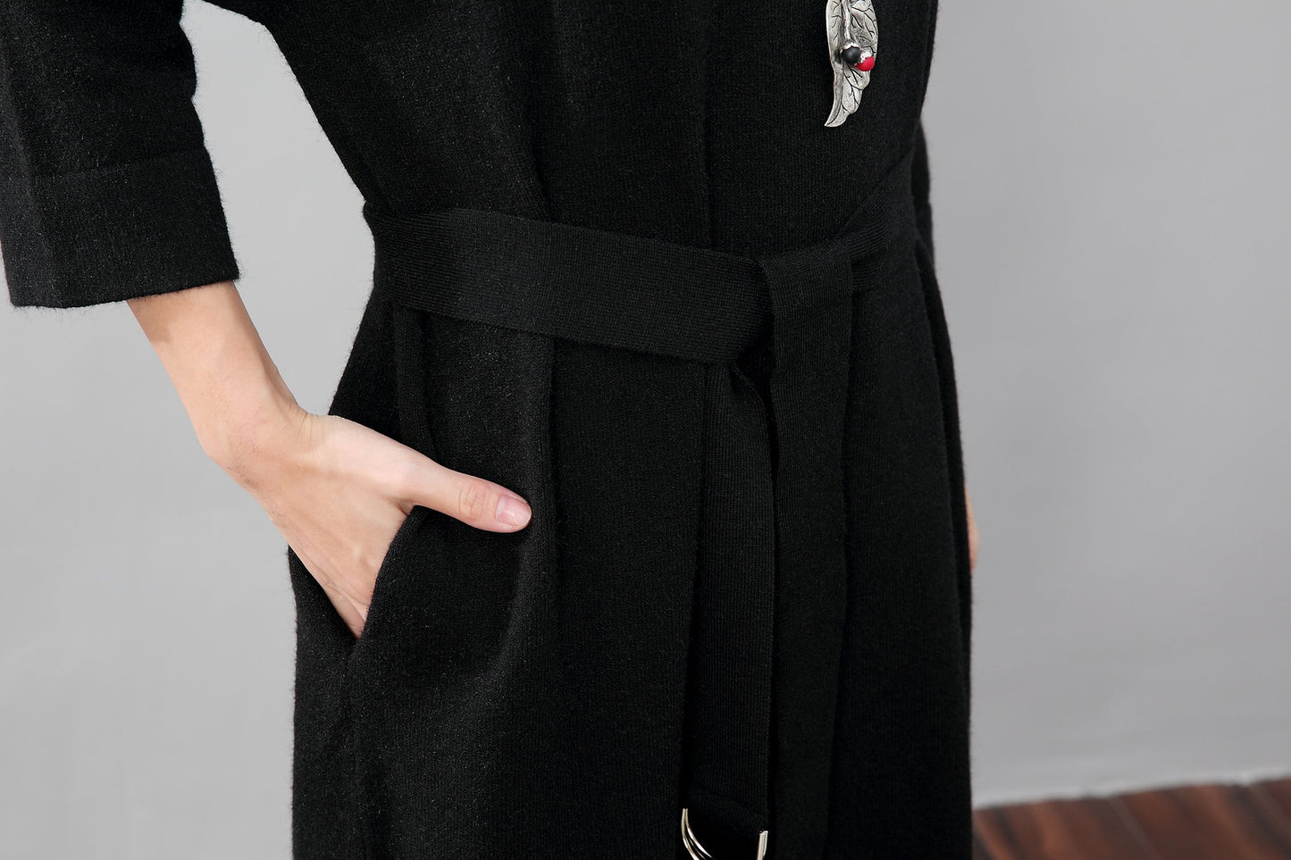 Stylish Design Waistbelt Women Round Neck Shoulder Sleeve Black Sweater Dress