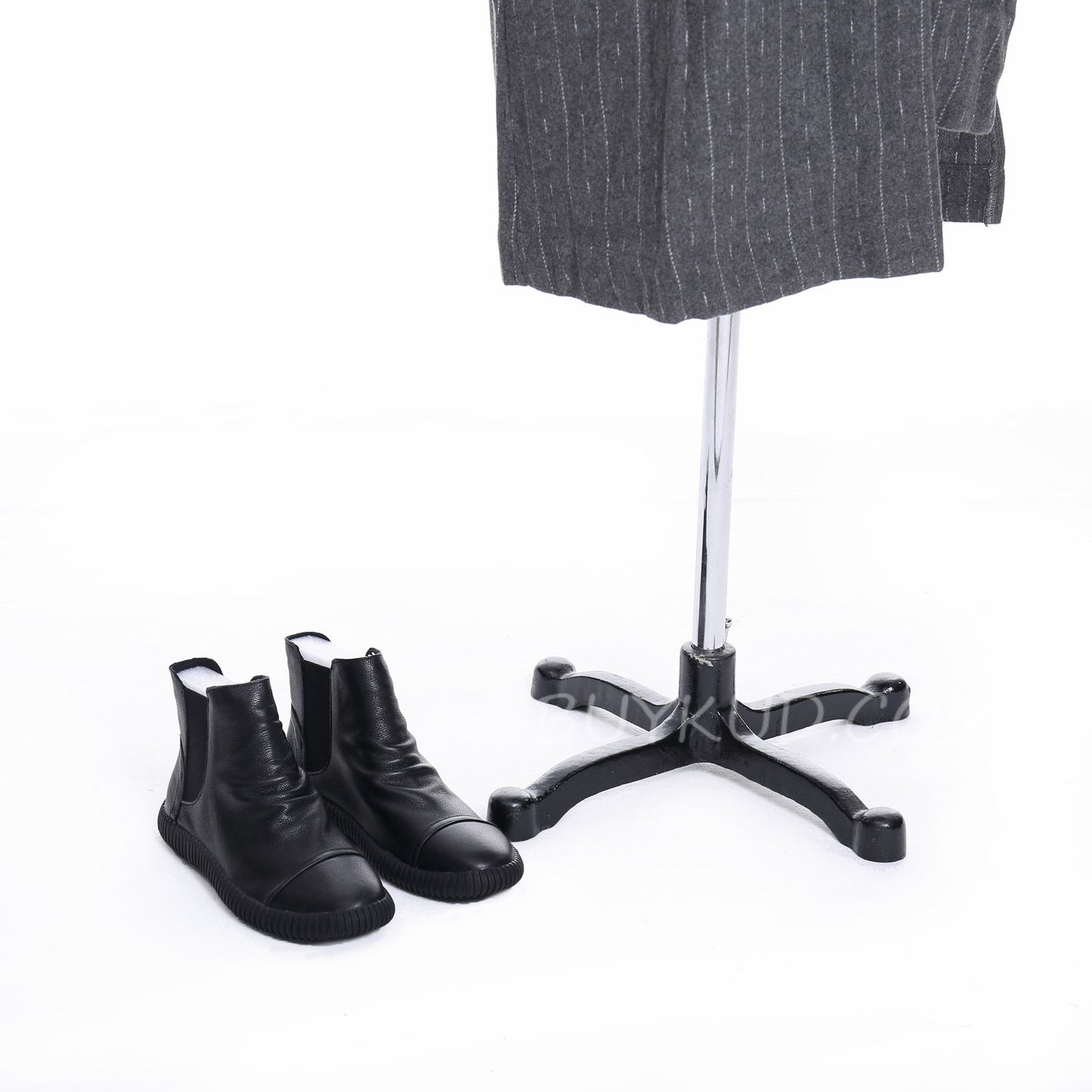 OL Look with Turtleneck Blouse, Long Vest and Black Boots