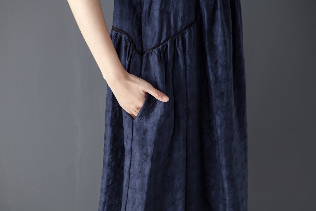 Round Neck Short Sleeve Navy Blue Pleated Dress