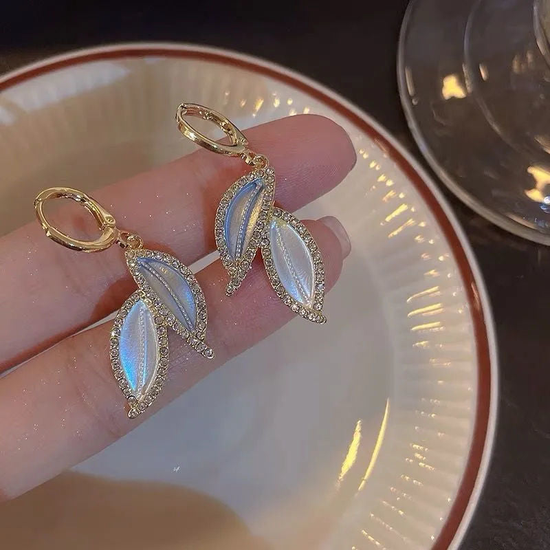 Simple full diamond two-leaf shiny vintage earrings