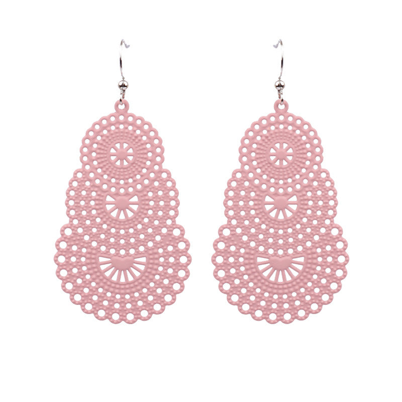 Geometric round flowers with openwork metal earrings