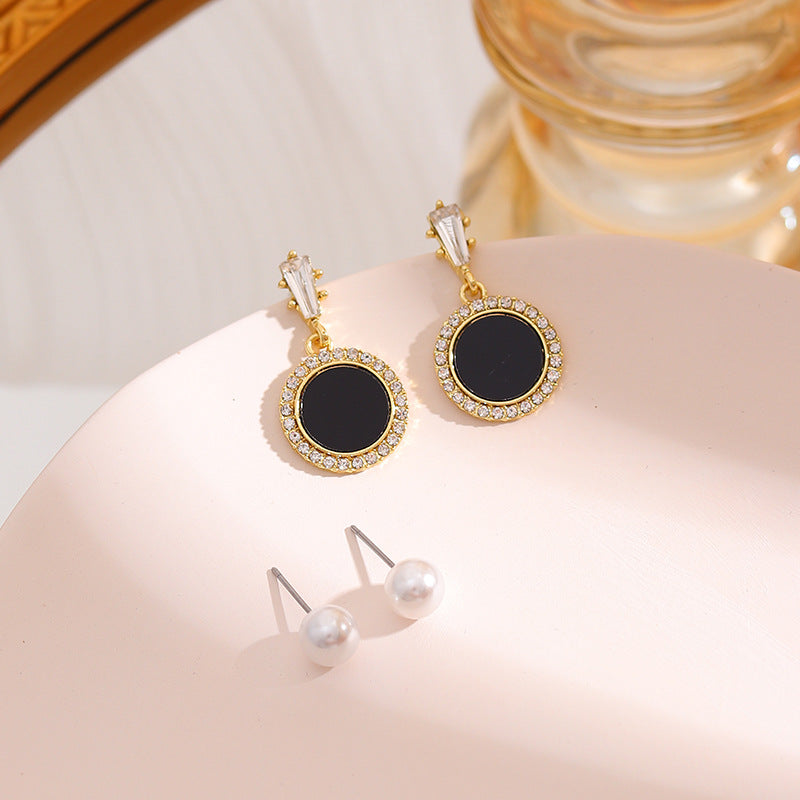 Geometric round earrings