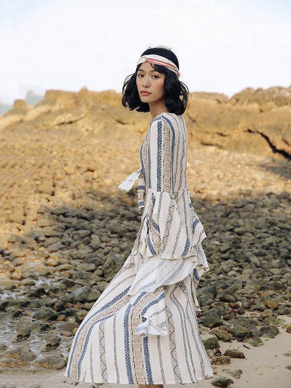 Falbala Sleeves Split-side Maxi Dress