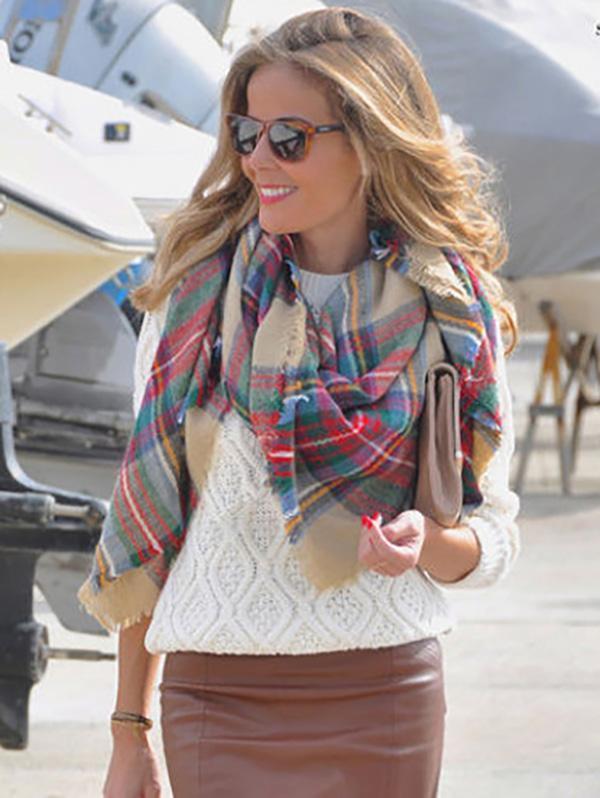 Fashion WarmerChecked Cape Scarf