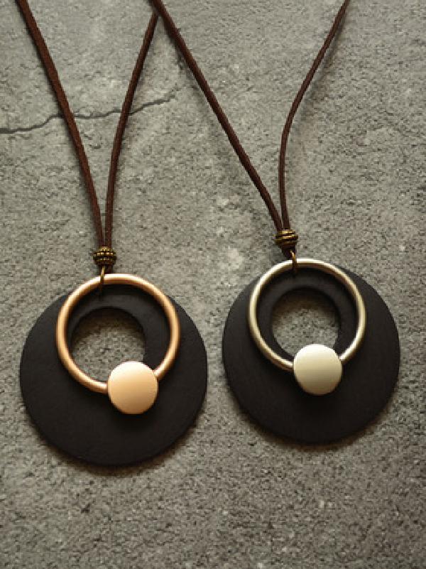 Vintage Circle Shape Wood Necklace