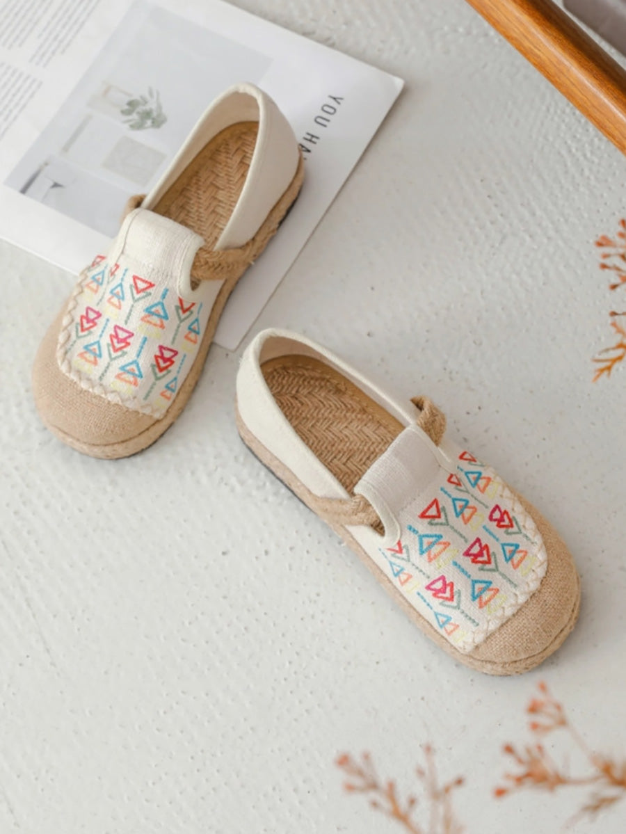 Women Ethnic Triangle Embroidery Canvas Shoes