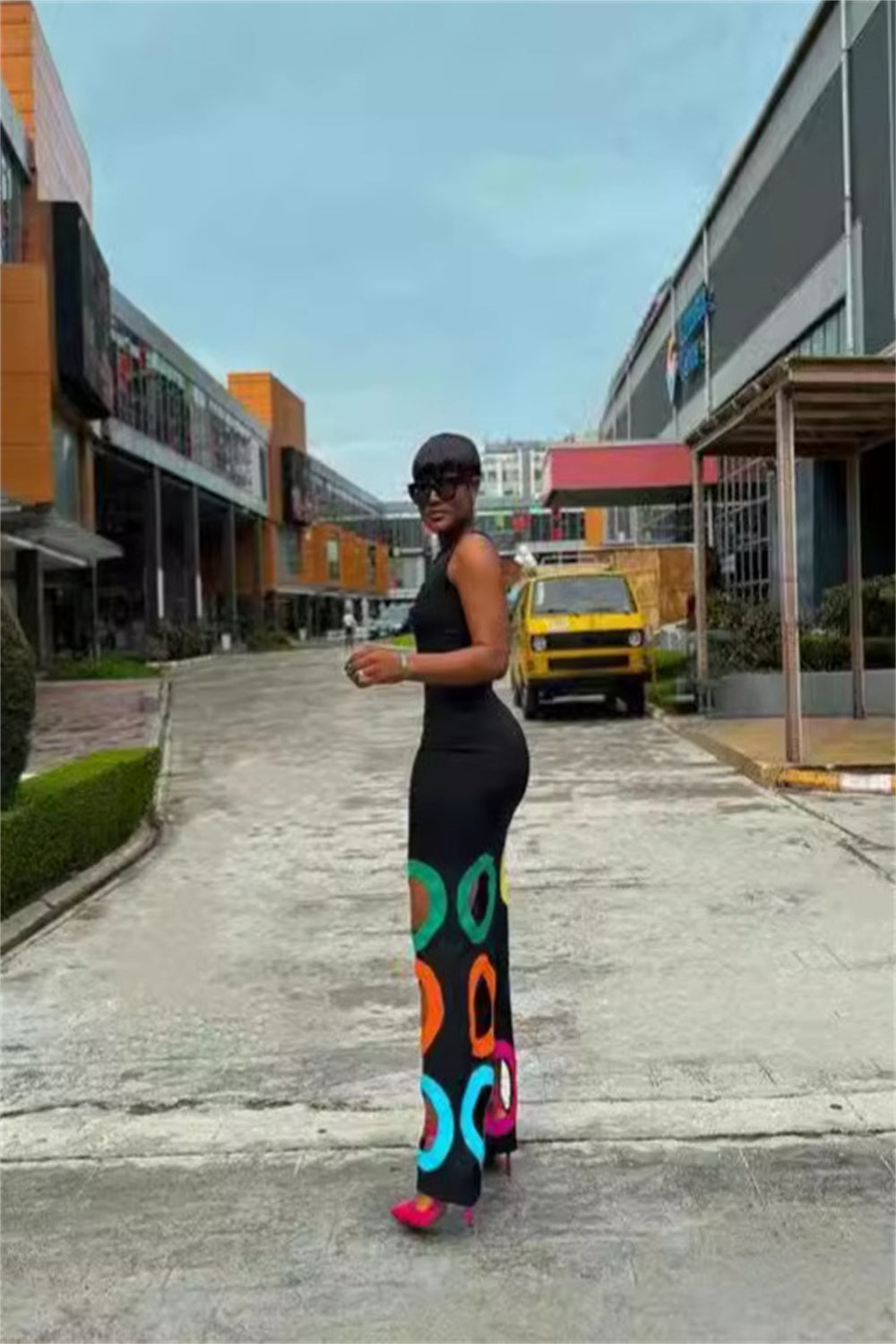 Sleeveless Hollow Pleated Split-Joint Round-neck Maxi Dresses