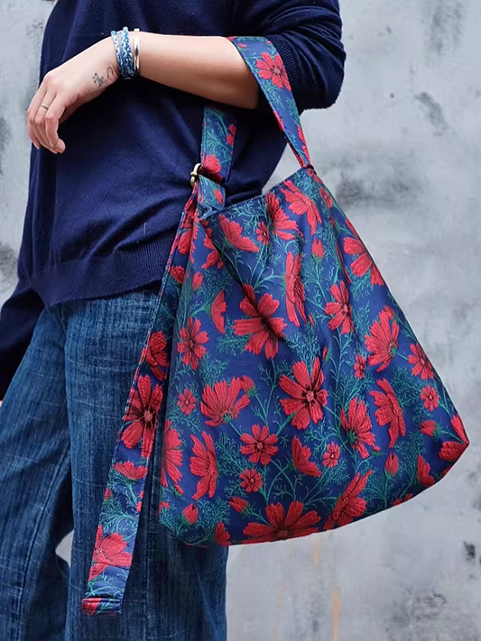 Retro Gelsang Flower Jacquard Large Capacity Shoulder Bag