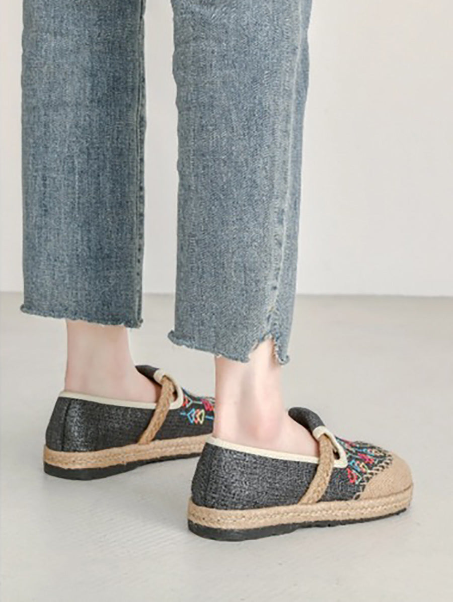 Women Ethnic Triangle Embroidery Canvas Shoes