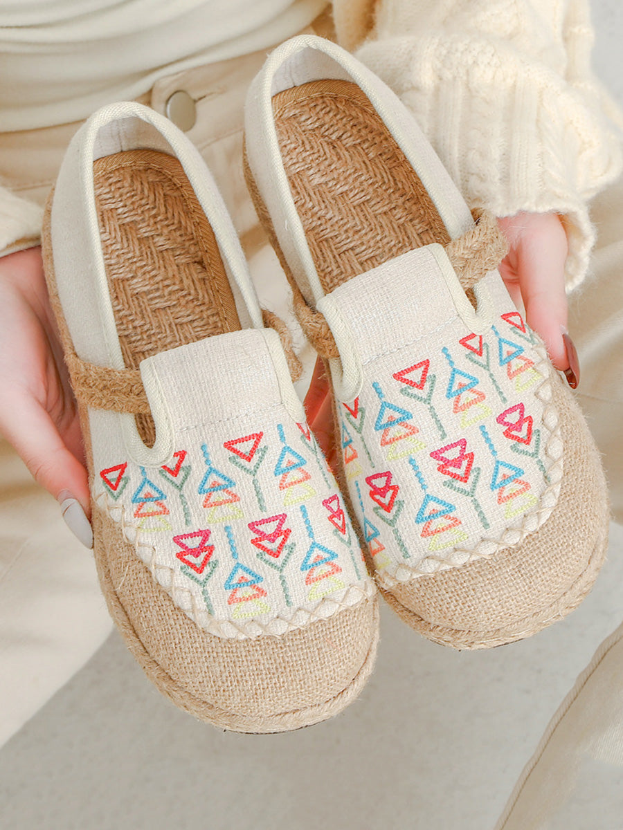 Women Ethnic Triangle Embroidery Canvas Shoes