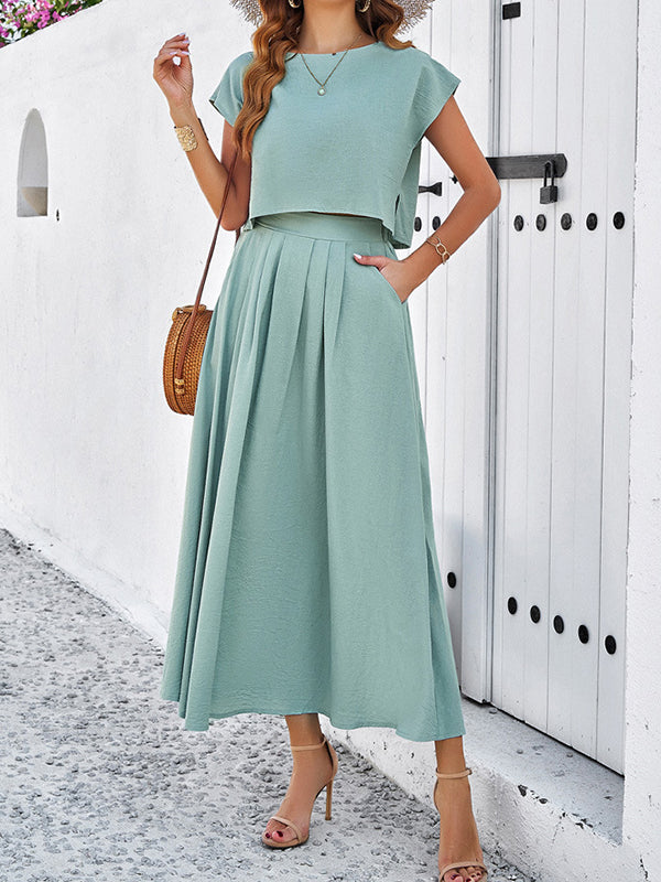 Loose Solid Color Round-Neck T-Shirt Top + Pleated Pockets A-Line Skirts Bottom Two Pieces Set