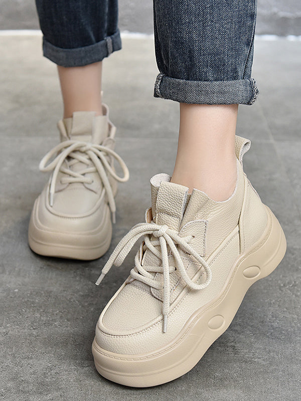 Round-Toe Tied Boots