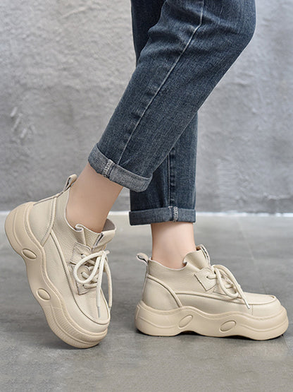 Round-Toe Tied Boots