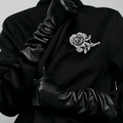 Rose Pattern Alloy Brooch Pin In Elegant Golden Finish For Stylish Accessory