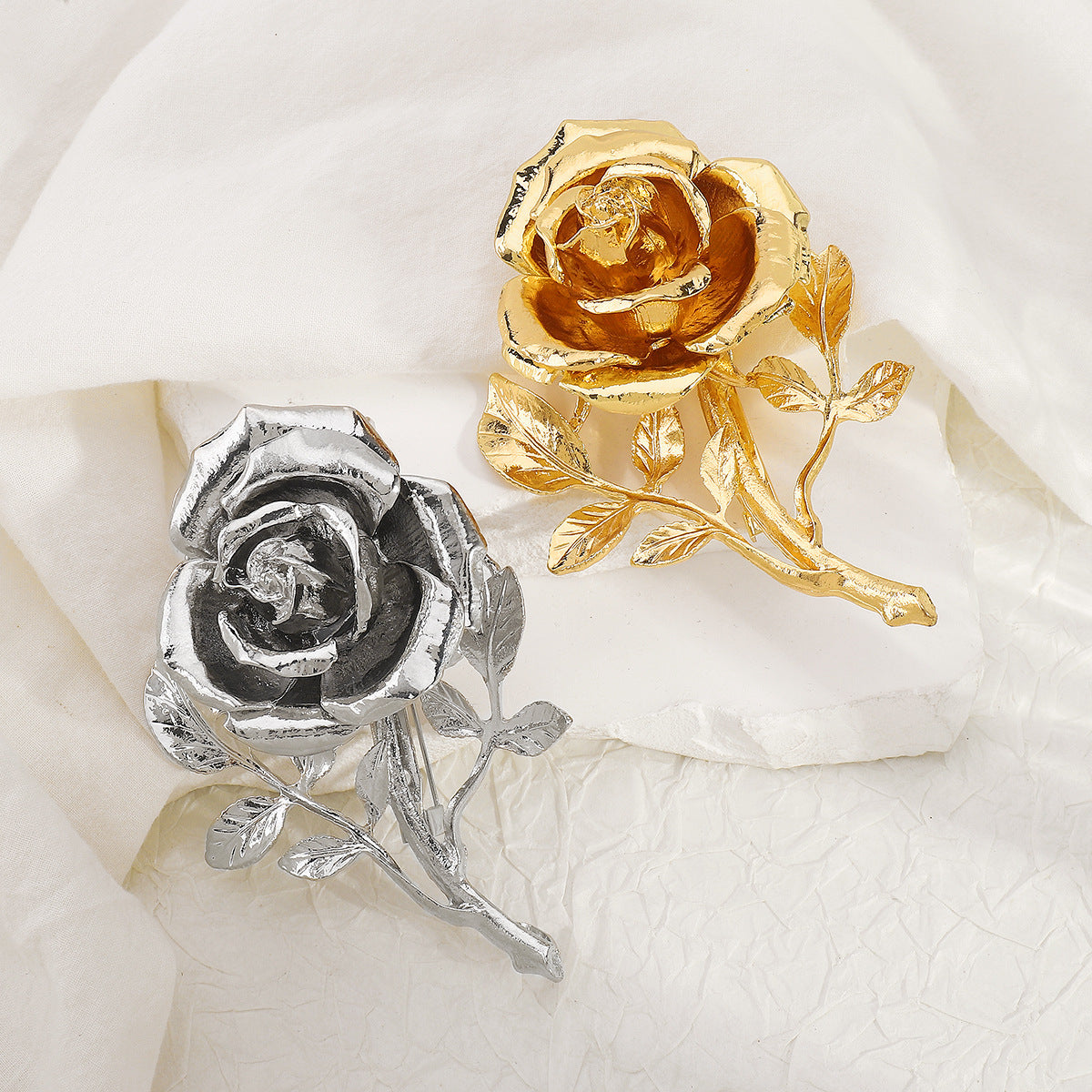 Rose Pattern Alloy Brooch Pin In Elegant Golden Finish For Stylish Accessory