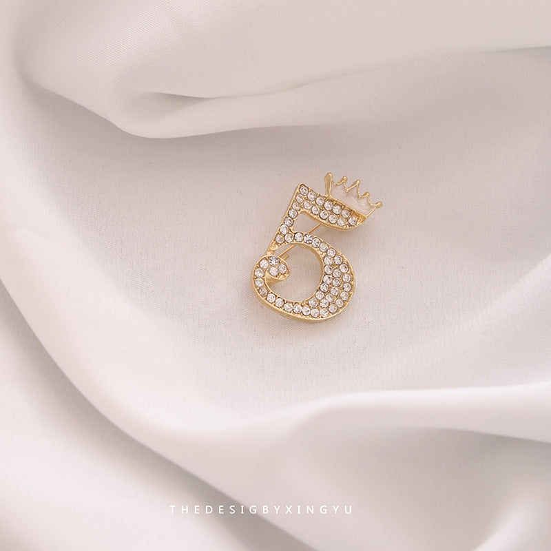 Pin Brooch Featuring Letter Pattern In Zinc Alloy With Multicolor Design