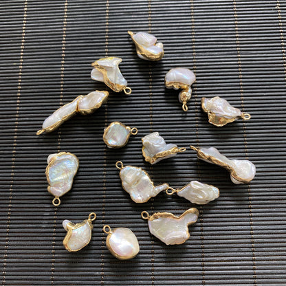 Natural Freshwater Pearl Pendant Featuring Irregular Craftsmanship With Freshwater Pearl Inlay