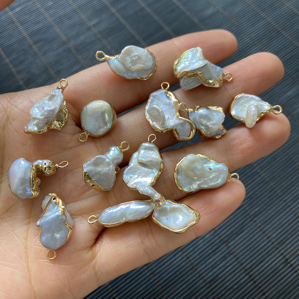 Natural Freshwater Pearl Pendant Featuring Irregular Craftsmanship With Freshwater Pearl Inlay