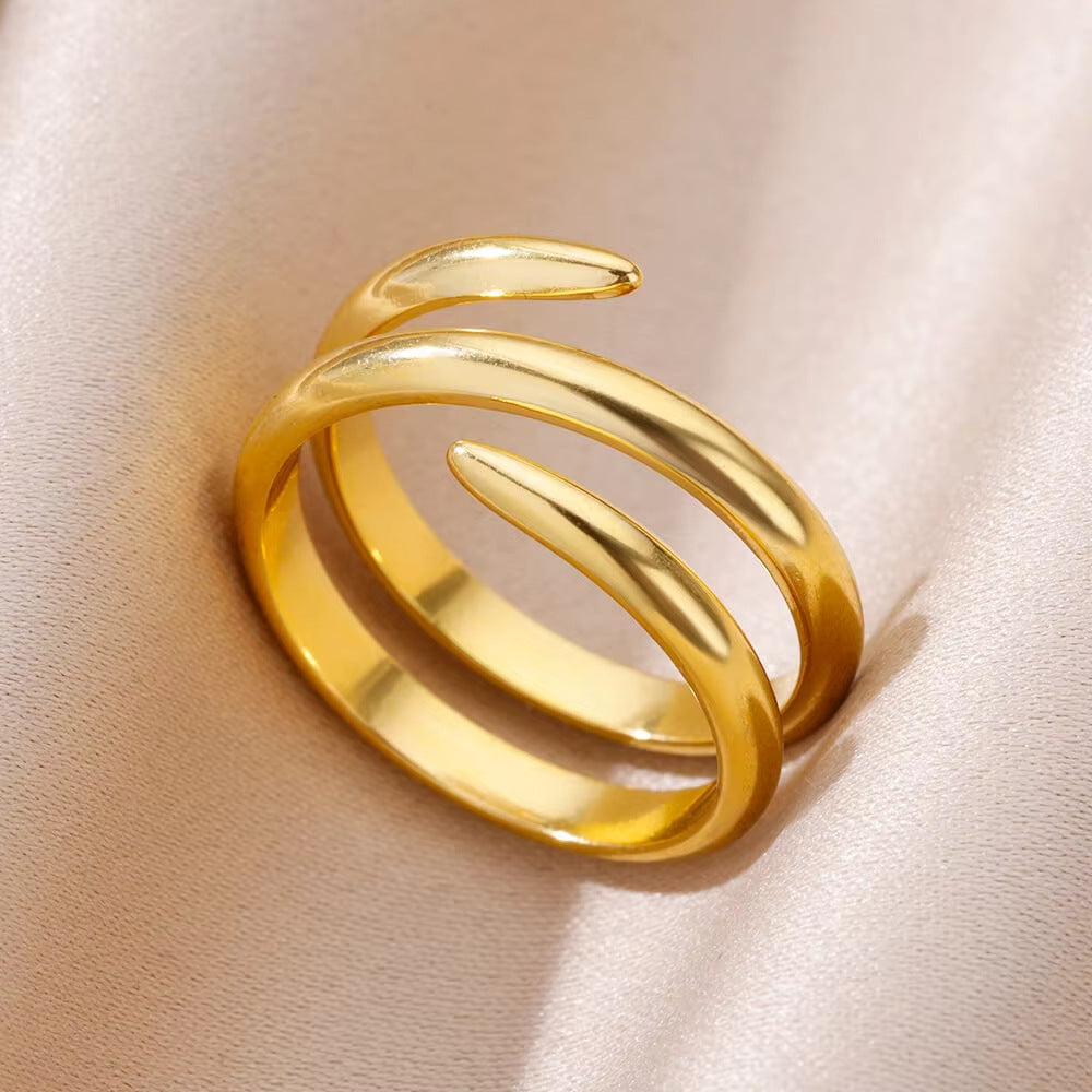 Vintage Style Women’s Ring Featuring Lines Pattern With 18K Real Gold Plated Finish In Golden