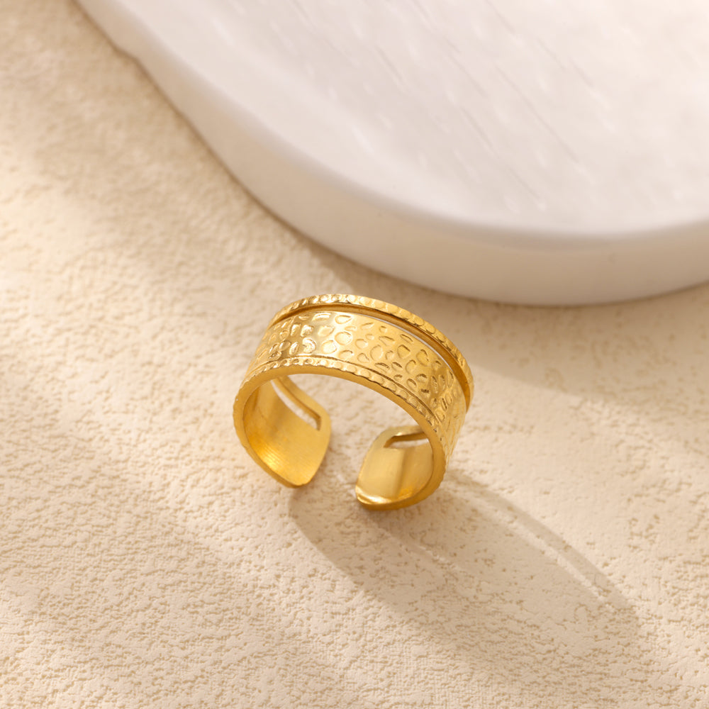 Heart Shape Basic Ring For Women In 304 Stainless Steel With 18K Real Gold Plated Finish, Perfect For Valentine's Day