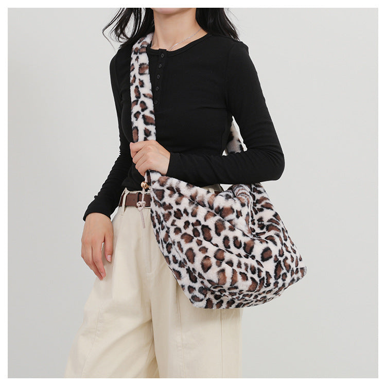 Leopard Print Plush Dumpling Shape Tote Bag For Women Featuring Sewing Thread Detail, Perfect For Autumn And Winter