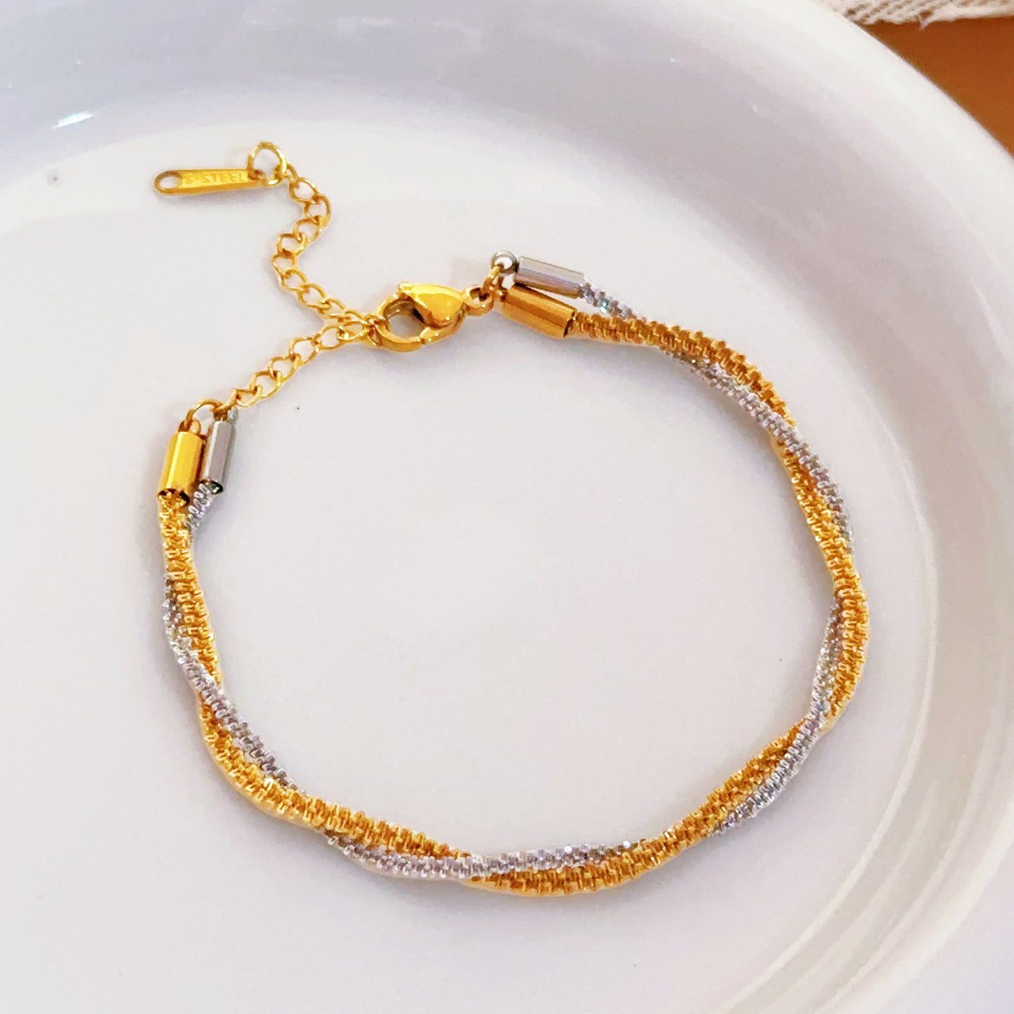 For Women Waterproof Non Tarnish Titanium Steel Jewelry Set With Electroplated Gold Plating And Twisted Rope Chain