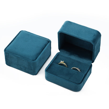 1 Piece Flannel Jewelry Box In Green For Elegant Jewelry Storage And Packaging