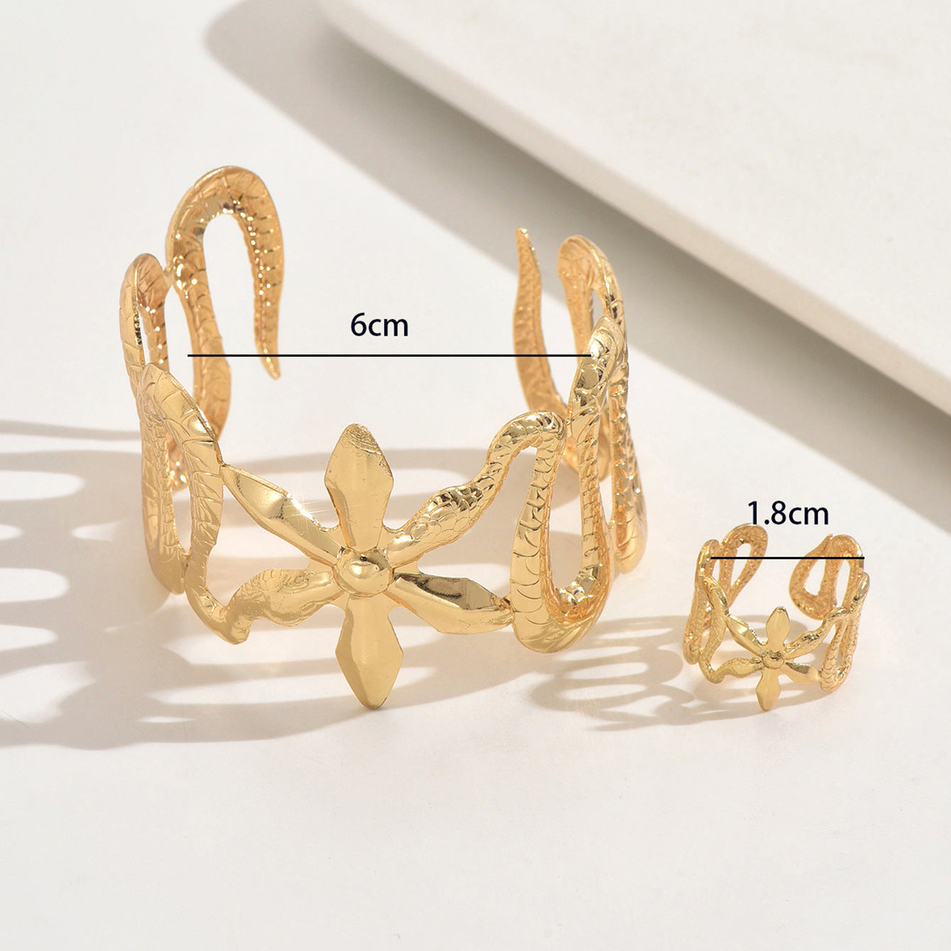 Golden Jewelry Set Featuring Flower Pattern Made Of Alloy, 1 Set