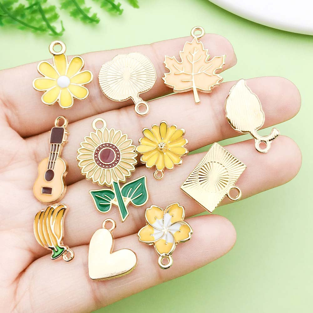 20 PCS Alloy Leaves Earring Findings With 0.01µm Electroplated Gold Plating Process For Jewelry Making
