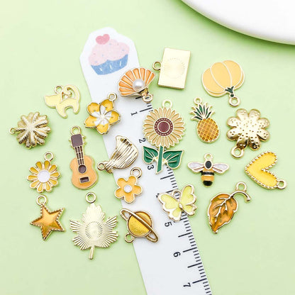 20 PCS Alloy Leaves Earring Findings With 0.01µm Electroplated Gold Plating Process For Jewelry Making