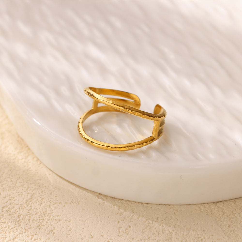 Heart Shape Basic Ring For Women In 304 Stainless Steel With 18K Real Gold Plated Finish, Perfect For Valentine's Day