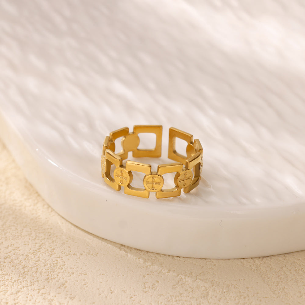 Heart Shape Basic Ring For Women In 304 Stainless Steel With 18K Real Gold Plated Finish, Perfect For Valentine's Day